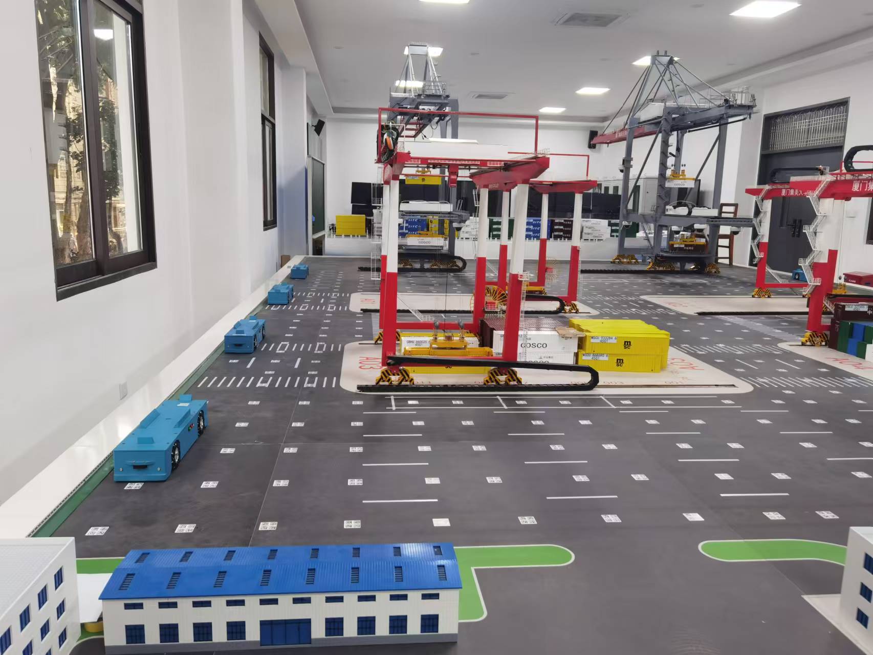 联集AGV项目：基于数字孪生的自动化集装箱码头多AGV动态调度